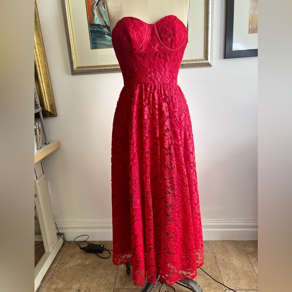 Firm price!! New Red Lace Strapless gown - Picture 1 of 11